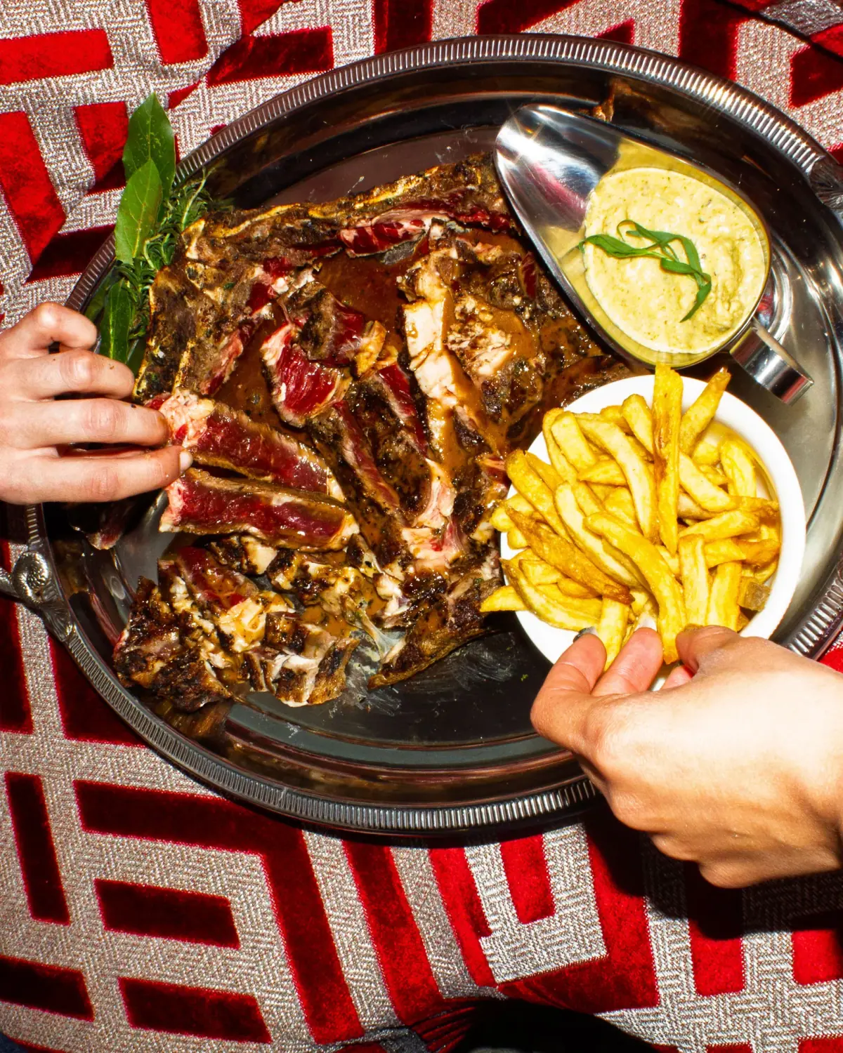 Sliced beef with homemade fries, a Madame Claude speciality.